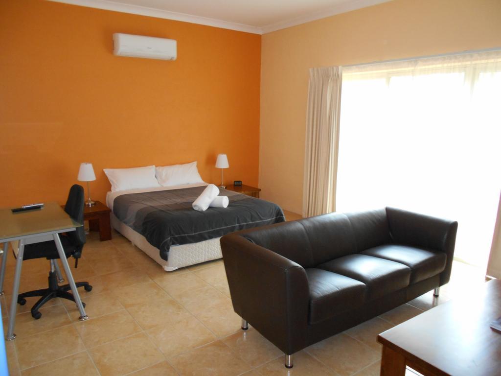 Chalets On Stoneville Redcliffe Ngoại thất bức ảnh