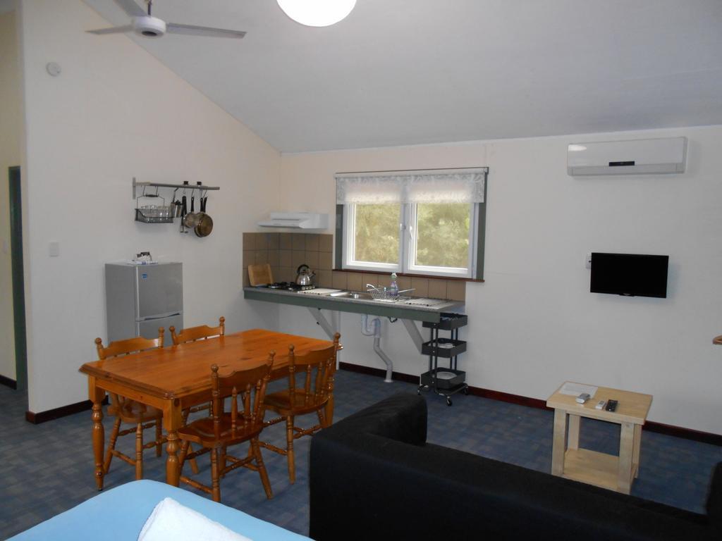 Chalets On Stoneville Redcliffe Ngoại thất bức ảnh