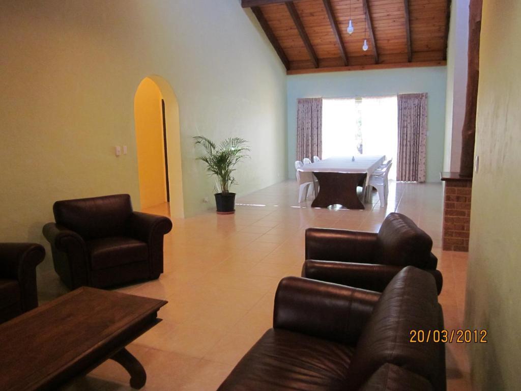 Chalets On Stoneville Redcliffe Ngoại thất bức ảnh