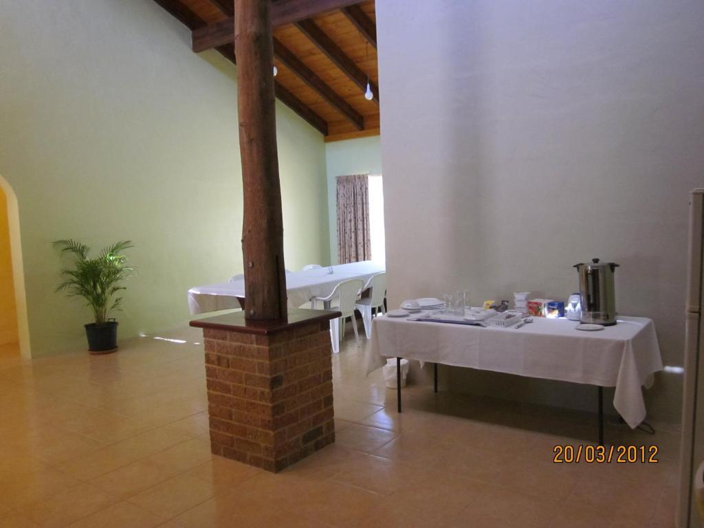 Chalets On Stoneville Redcliffe Ngoại thất bức ảnh