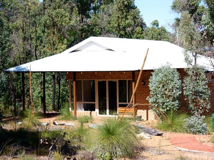 Chalets On Stoneville Redcliffe Ngoại thất bức ảnh