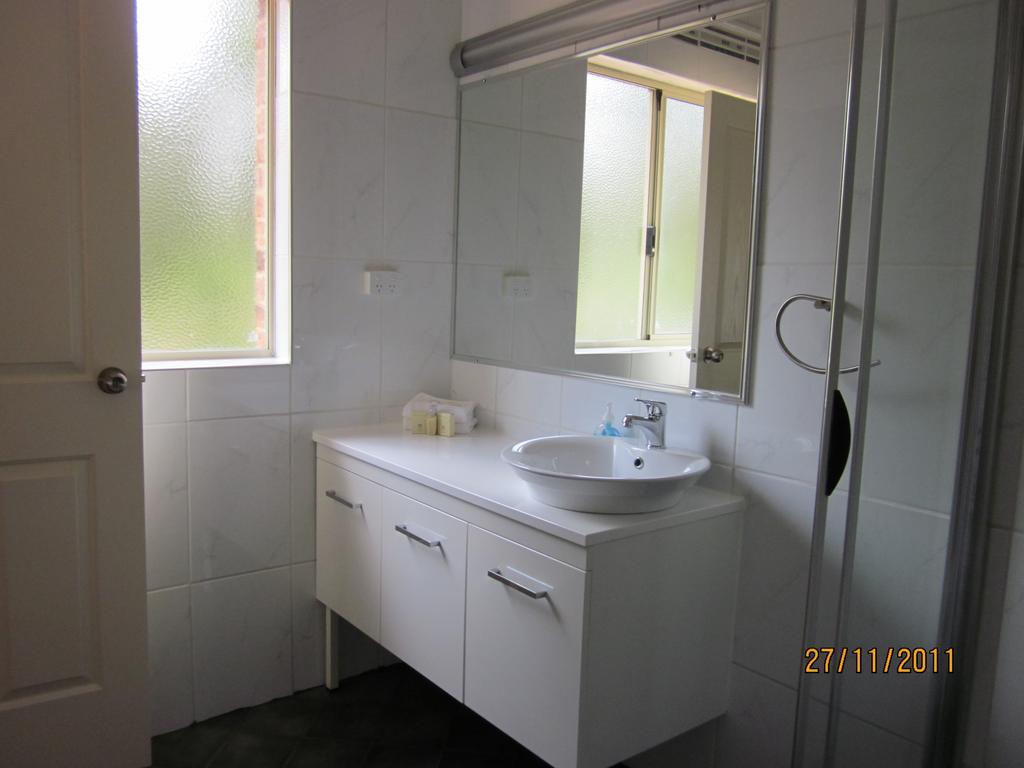 Chalets On Stoneville Redcliffe Ngoại thất bức ảnh