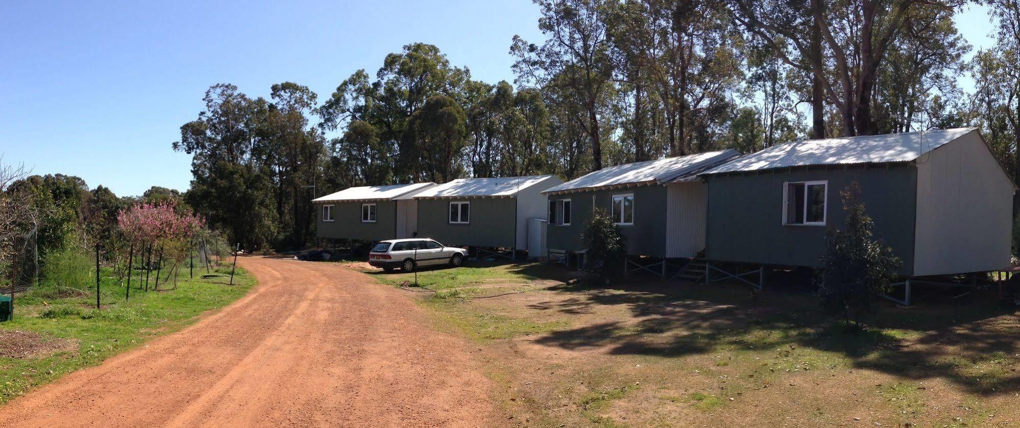 Chalets On Stoneville Redcliffe Ngoại thất bức ảnh